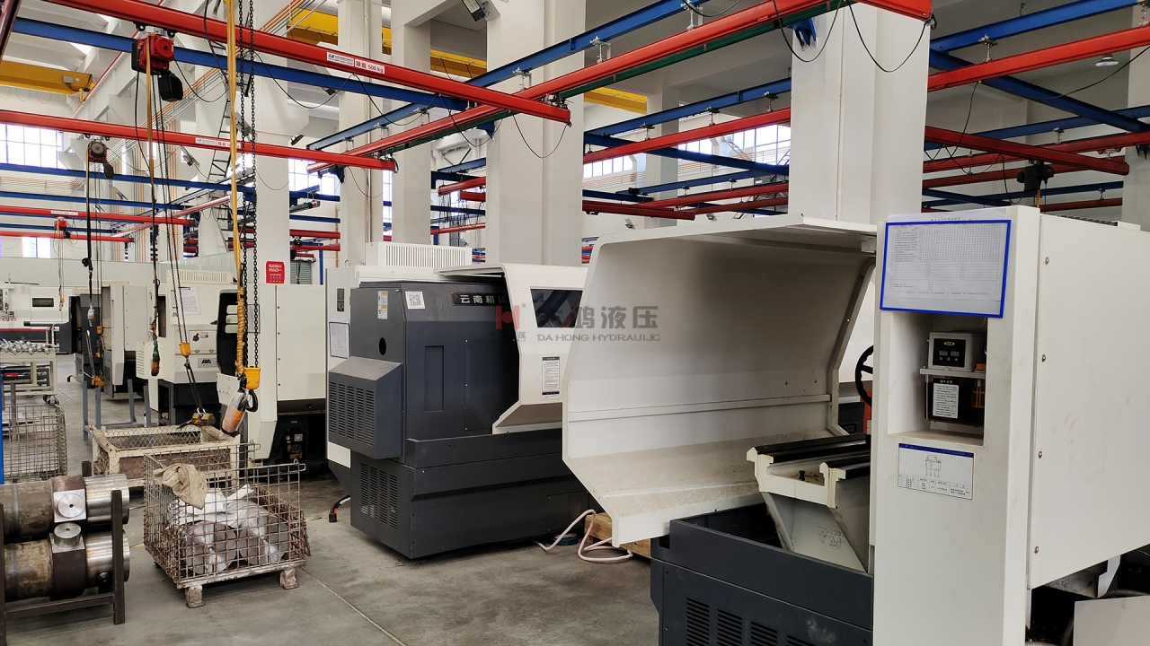 大鴻液壓數控車間